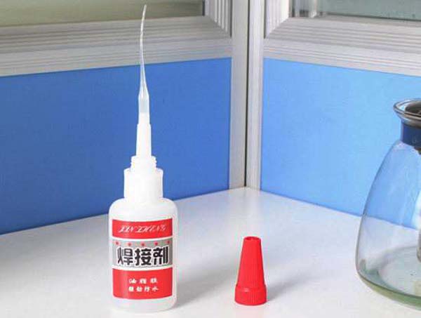 膠水焊接 激光塑料焊接設備跟粘合焊接和超聲波焊接對比的優點(圖1)