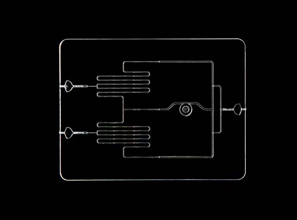 微流控 塑料激光焊接機在塑料流體元件密封焊接過程中的應用(圖1)